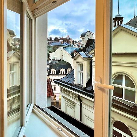 ホテル Zlaty Sloup カルロヴィ・ヴァリ エクステリア 写真